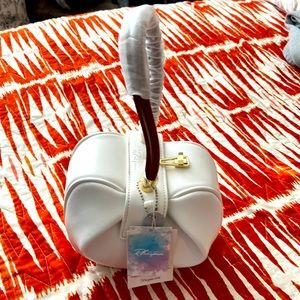 Rheyaa leather purse